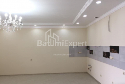 Квартира 4-комн 73 м² - Іллі Чавчавадзе, Батумі
