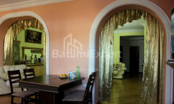 Квартира 5-комн 135 м² - Юр'ївська, Батумі