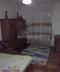 Квартира 4-комн 80 м² - Петра Мелiкiшвiлi, Батумі