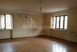 Квартира 2-комн 92 м² - 26 травня, Батумі