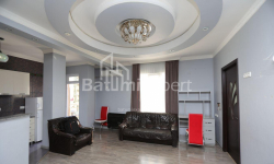 Квартира 3-комн 53 м² - Петра Багратіоні, Батумі