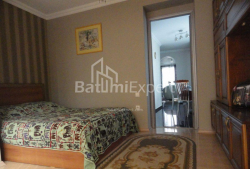 Квартира 3-комн 54 м² - Михайла Лермонтова, Батумі