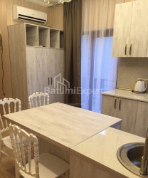 Квартира 2-комн 50 м² - Вахтанга Горгасалі, Батумі