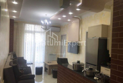 Квартира 3-комн 168 м² - Зураба Горгiладзе, Батумі