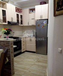 Квартира 3-комн 77 м² - Юр'ївська, Батумі
