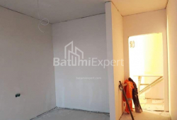 Квартира 3-комн 108 м² - Юр'ївська, Батумі