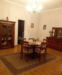 Квартира 4-комн 116 м² - Oлександра Пушкiна, Батумі