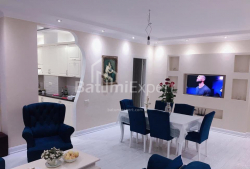 Квартира 4-комн 86 м² - Oлександра Пушкiна, Батумі