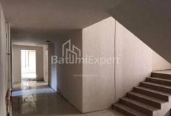 Квартира 4-комн 119 м² - Юр'ївська, Батумі