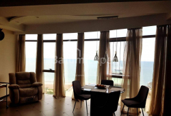 Квартира 4-комн 128 м² - Зураба Горгiладзе, Батумі