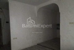 Квартира 2-комн 42 м² - Фрiдiона Халвашi, Батумі