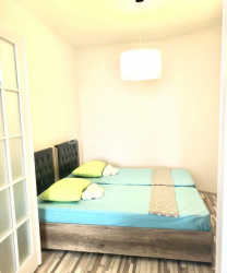 Квартира 4-комн 73 м² - Зураба Горгiладзе, Батумі