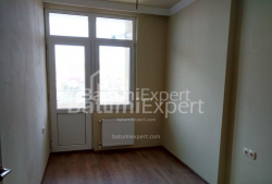 Квартира 4-комн 75 м² - Петра Мелiкiшвiлi, Батумі