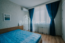 Квартира 2-комн 67 м² - Шерифа Хімшіашвілі, Батумі
