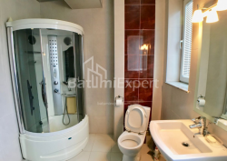 Квартира 3-комн 160 м² - Зураба Горгiладзе, Батумі