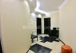 Квартира 3-комн 160 м² - Зураба Горгiладзе, Батумі