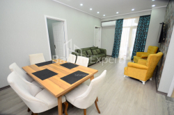 Квартира 4-комн 91 м² - Зураба Горгiладзе, Батумі