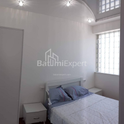 Квартира 3-комн 55 м² - Леха і Марії Качинських, Батумі
