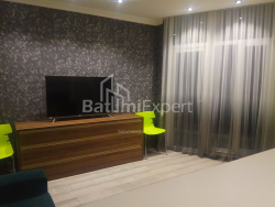 Квартира 42.3 м² - Леха і Марії Качинських, Батумі, Грузія