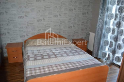 Квартира 3-комн 53 м² - Зураба Горгiладзе, Батумі