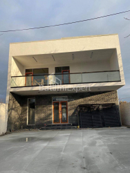 Приватний будинок 6-комн 270 м² - Григола Еліава, Батумі