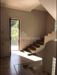 Приватний будинок 5-комн 180 м² - Фрiдiона Халвашi, Батумі