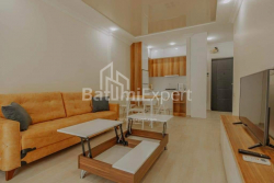 Квартира 2-комн 57 м² - Ангiса, Батумі
