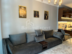 Квартира 3-комн 59 м² - Алея Героїв, Батумі