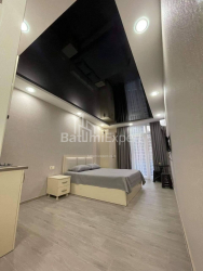 Квартира 2-комн 52 м² - Шерифа Хімшіашвілі, Батумі