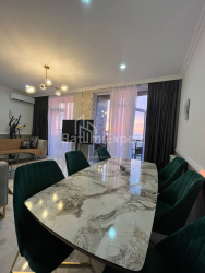 Квартира 3-комн 105 м² - Ангiса, Батумі