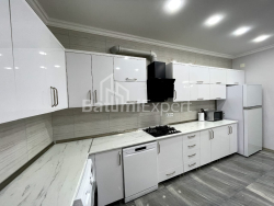 Квартира 110 м² - Михайла Джавахішвілі, Батумі, Грузія