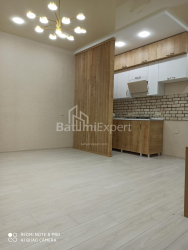 Квартира 3-комн 62 м² - Ангiса, Батумі