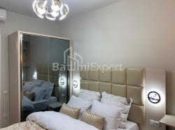 Квартира 3-комн 84 м² - Шерифа Хімшіашвілі, Батумі