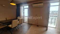 Квартира 2-комн 60 м² - Зураба Горгiладзе, Батумі