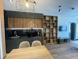 Квартира 3-комн 61.6 м² - Алея Героїв, Батумі