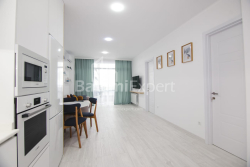 Квартира 3-комн 74 м² - Зураба Горгiладзе, Батумі