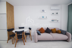 Квартира 3-комн 74 м² - Зураба Горгiладзе, Батумі