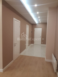 Квартира 4-комн 100 м² - Зураба Горгiладзе, Батумі