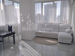 Квартира 3-комн 75.6 м² - Ніко Піросмані, Батумі