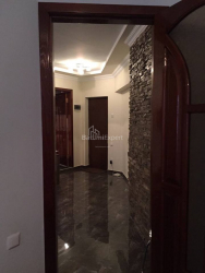 Квартира 3-комн 70 м² - Зураба Горгiладзе, Батумі