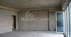 Квартира 75.75 м² - Леха і Марії Качинських, Батумі, Грузія