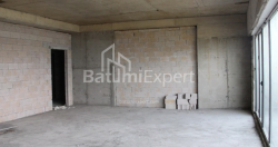Квартира 75.75 м² - Леха і Марії Качинських, Батумі, Грузія